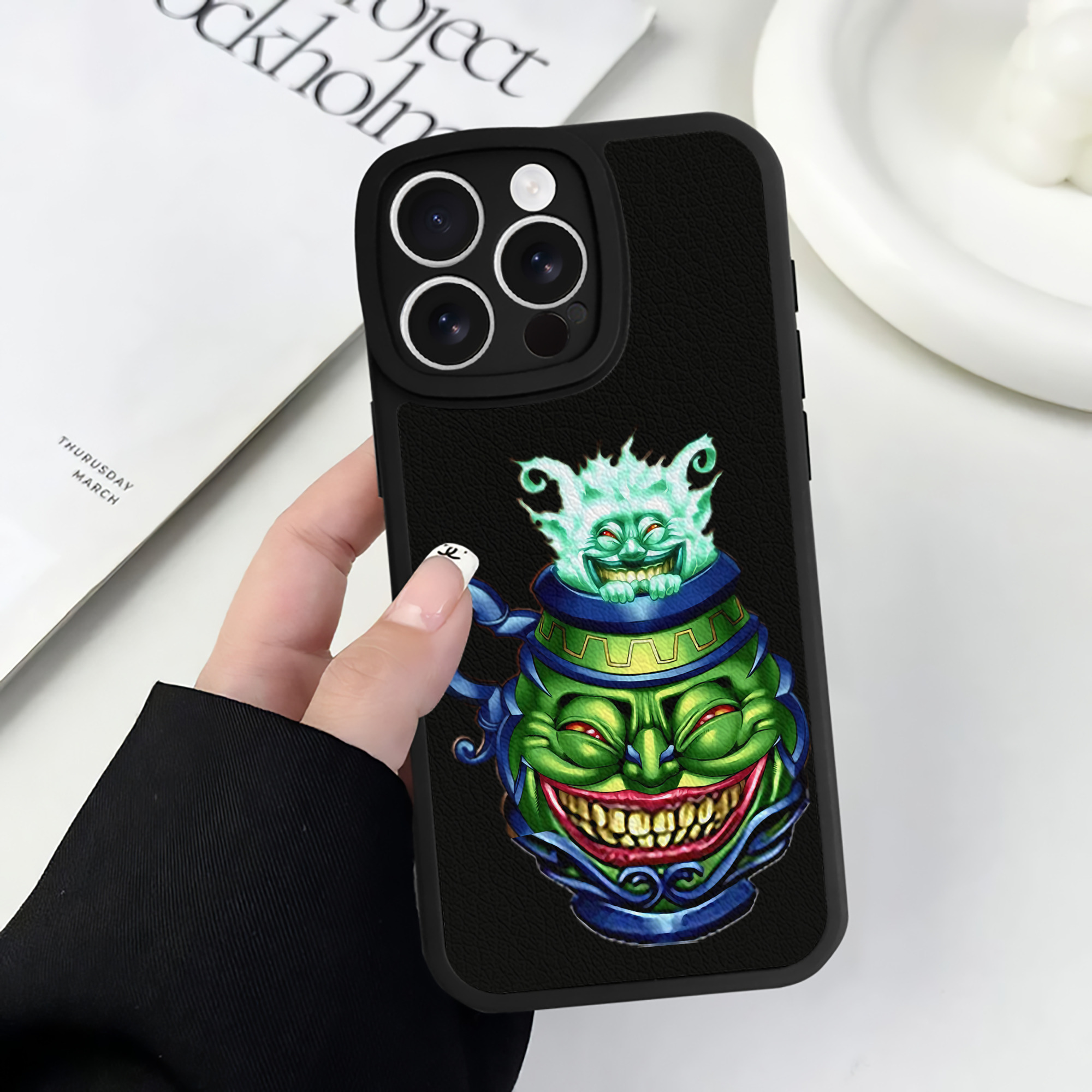 （画像用） 遊☆戯☆王 Yu-Gi-Oh! 【iPhone 16シリーズ対応】シリコンスマホケース（レザー調） 材質：シリコン